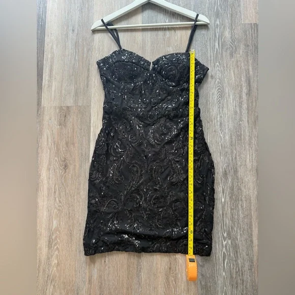 *Windsor Gorgeous Black Strapless Dress - Picture 10 of 15